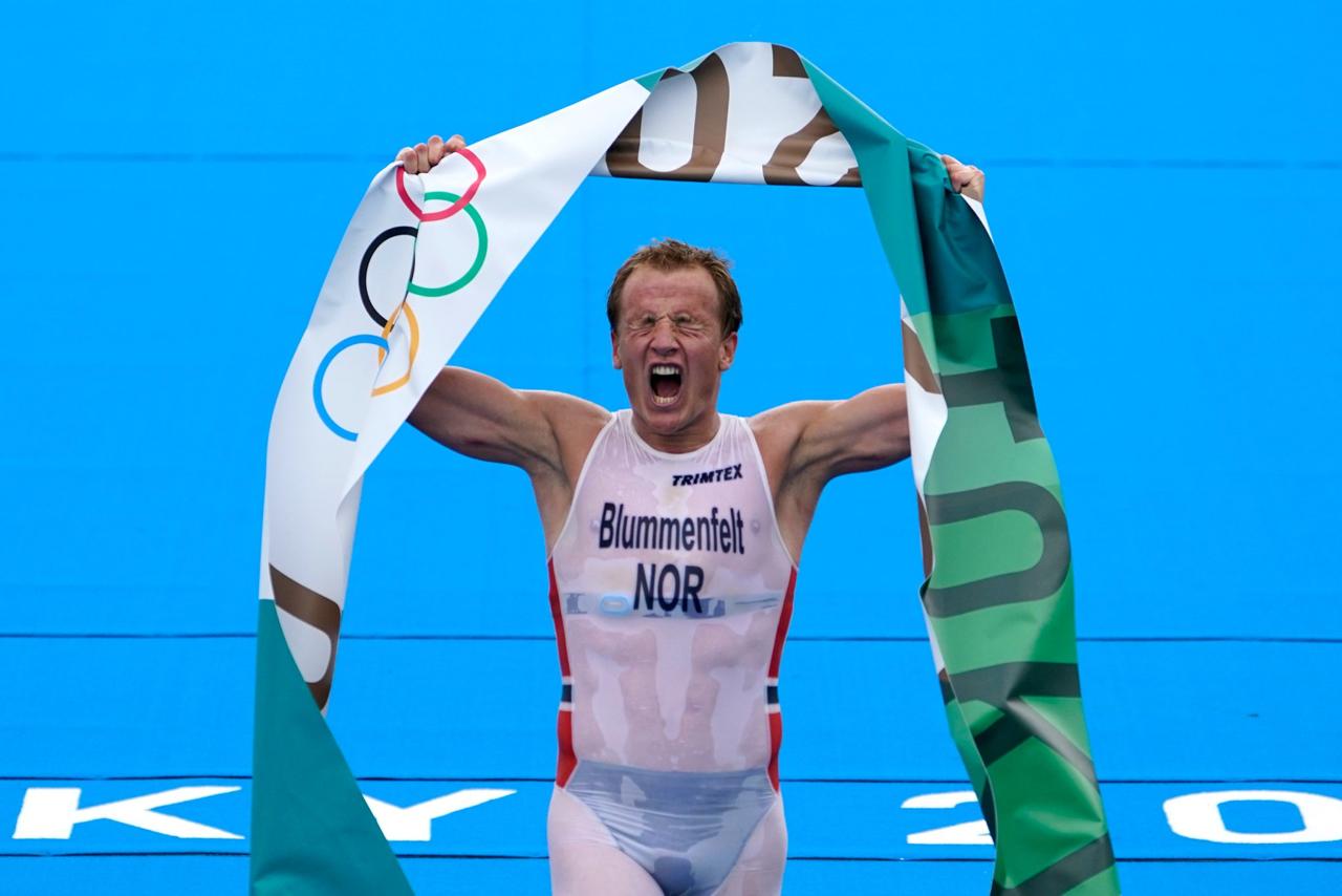 El noruego Kristian Blummenfelt gana la medalla de oro en Tokio