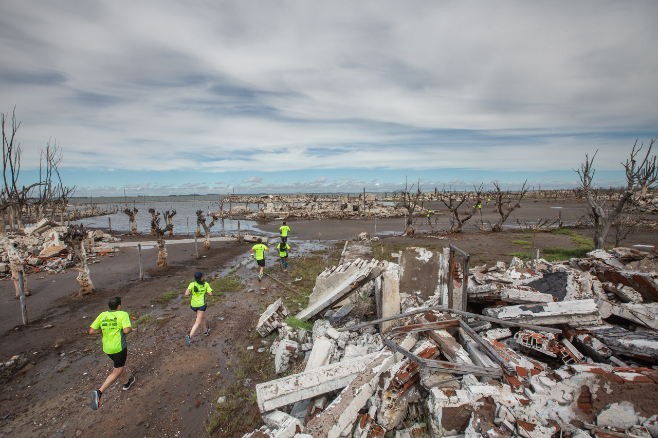 La Vuelta al Lago Epecuén: gran convocatoria y las victorias de Alexander Ferreyra y Andrea Changazzo