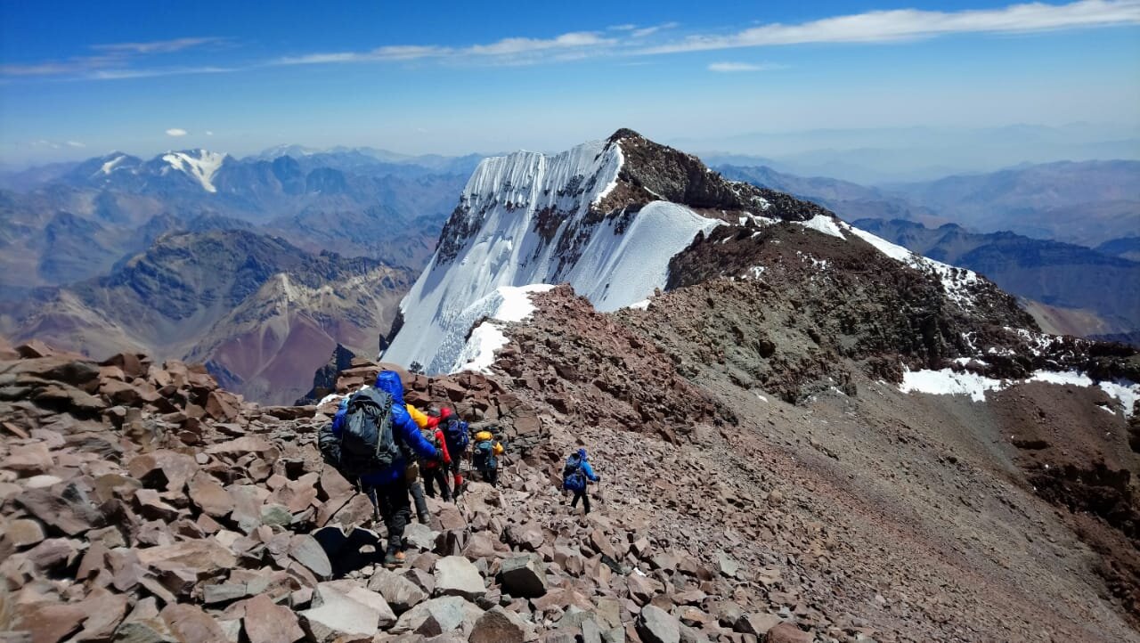 Aconcagua: Cuánto dinero le cuesta a un argentino hacer trekking o cumbre