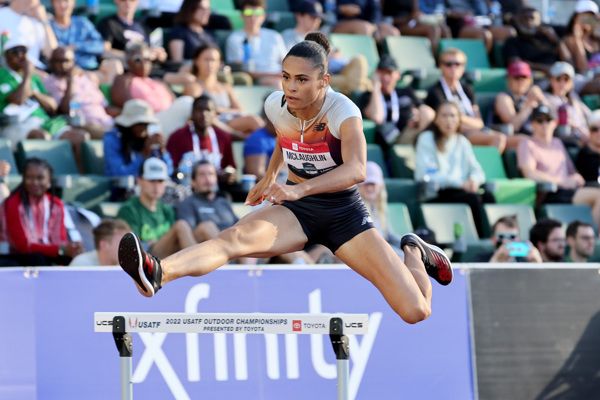 Sydney McLaughlin logra el nuevo récord mundial de 400m con vallas