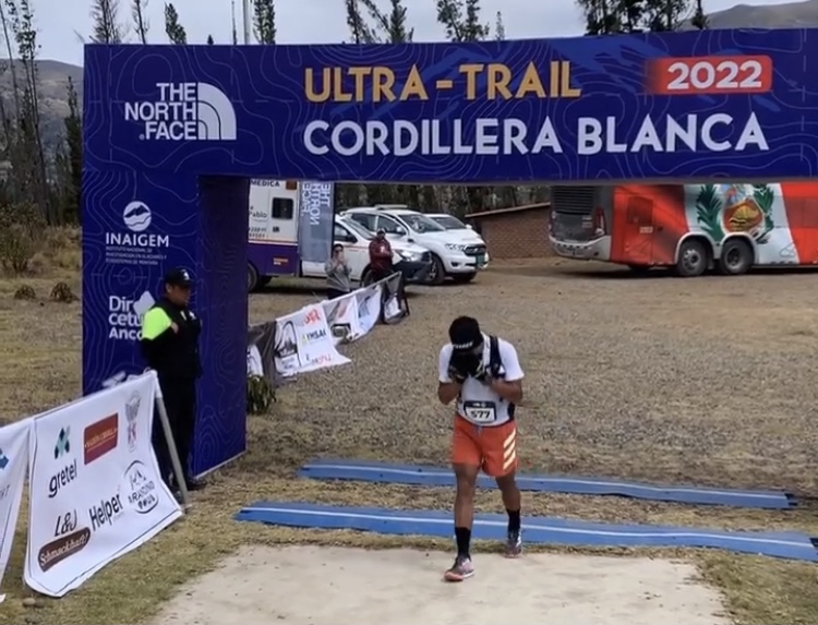 Cordillera Blanca: Remigio Huaman gana los 50k con récord