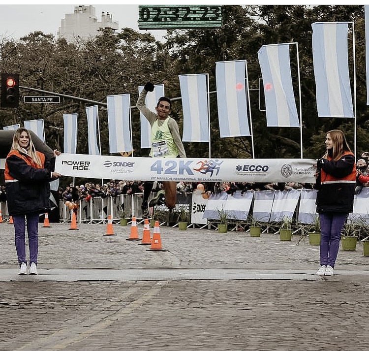 Maratón de Rosario: ganaron Hoffman y Narváez