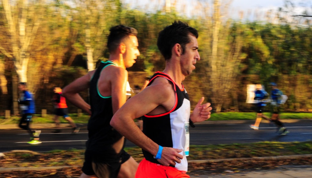 Luis Molina y Chiara Mainetti, en el Sudamericano de Maratón