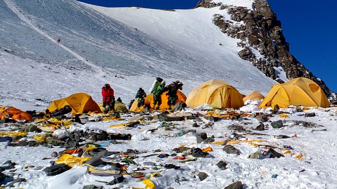 Everest y su problema: ¿se transformó en un basurero?
