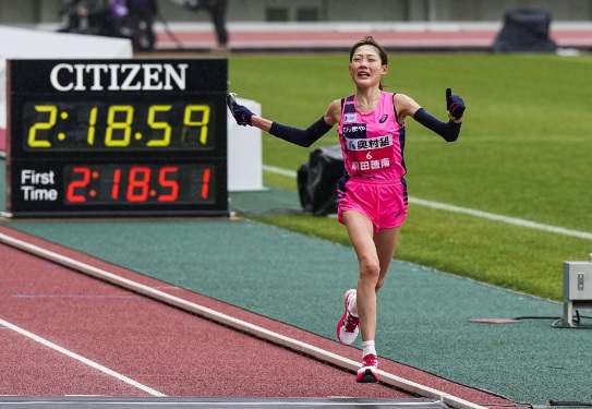 Maratón Femenino de Osaka 2024: gana Edesa pero Maeda logra el récord de Japón