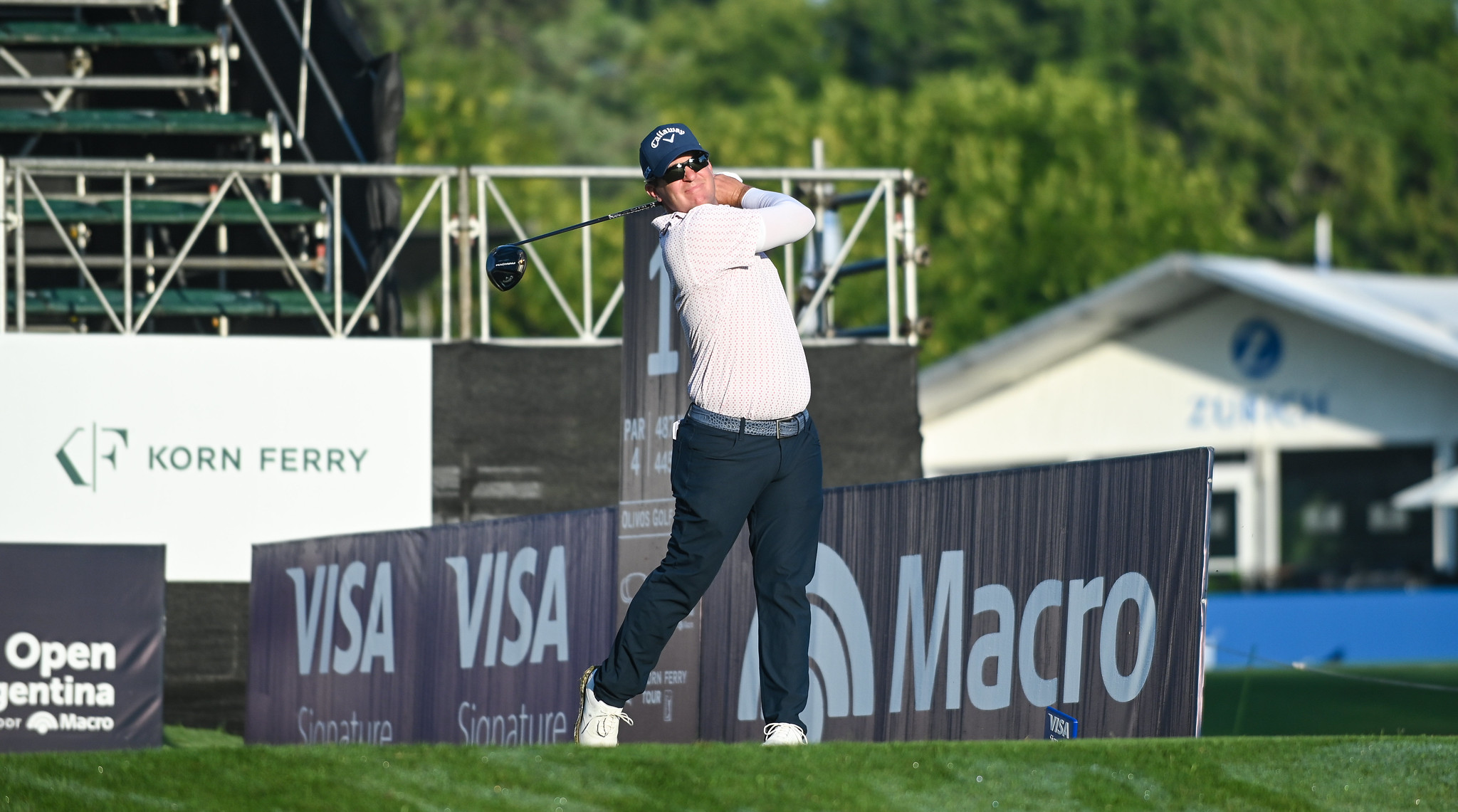 Golf: El norteamericano Blaum arrancó con 62 golpes