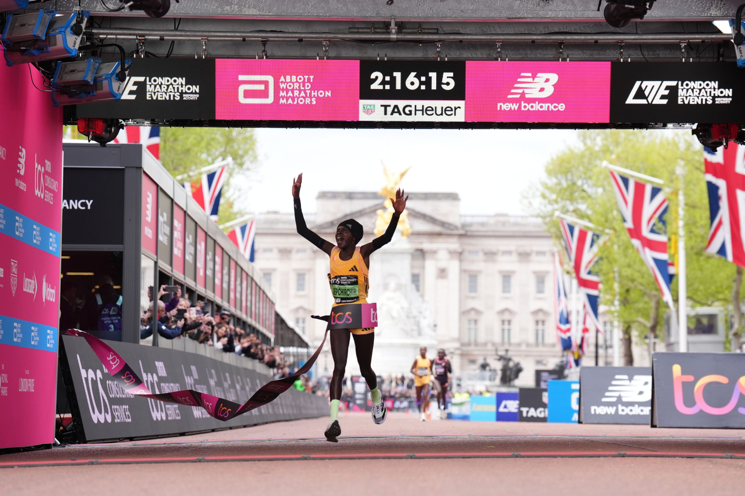 Maratón de Londres: Peres Jepchirchir gana con récord only women