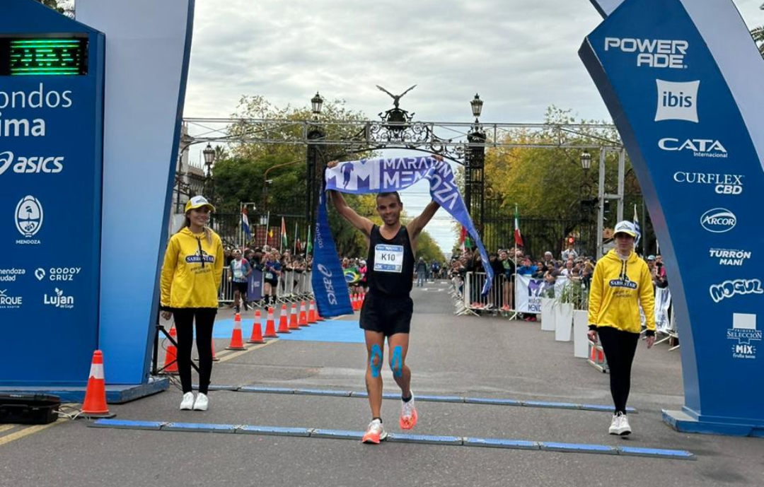 Maratón de Mendoza: Carlos Becerra ganó los 42k