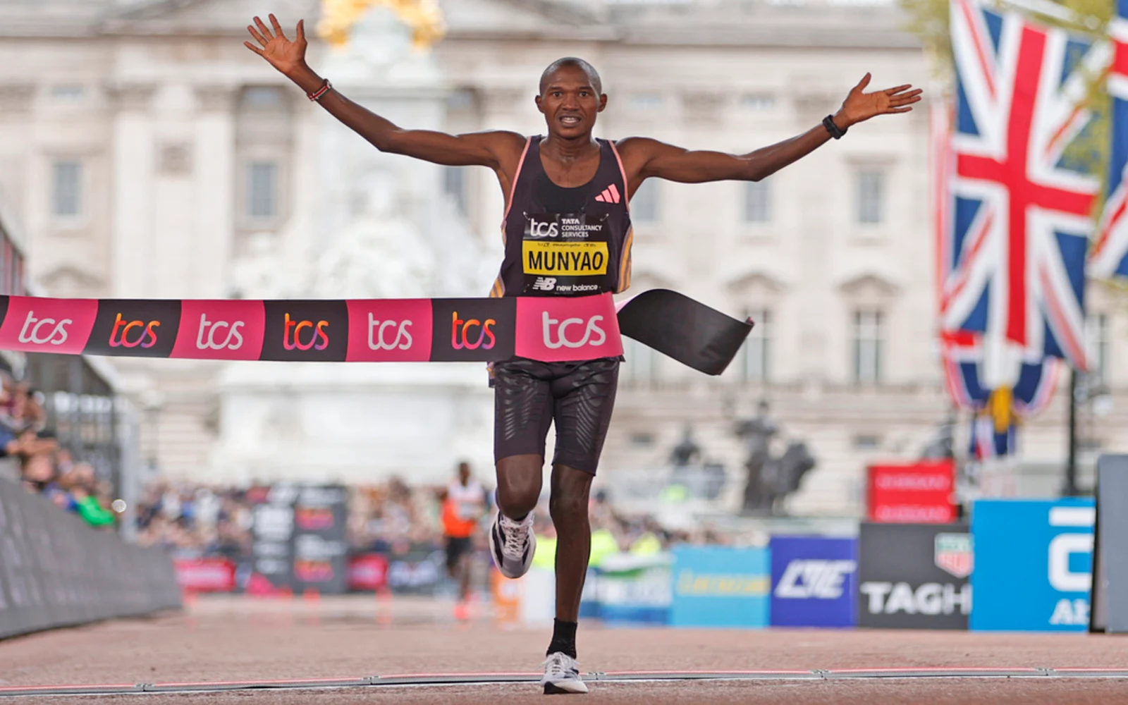 Maratón de Londres: Munyao vence a Bekele en el tramo final y gana los 42k