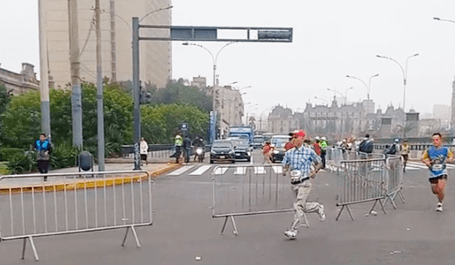 Maratón de Lima: Junior Zamora corre disfrazado por Forrest Gump