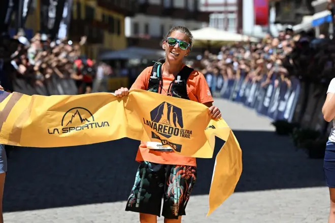 Courtney Dauwalter gana los 120k de Lavaredo