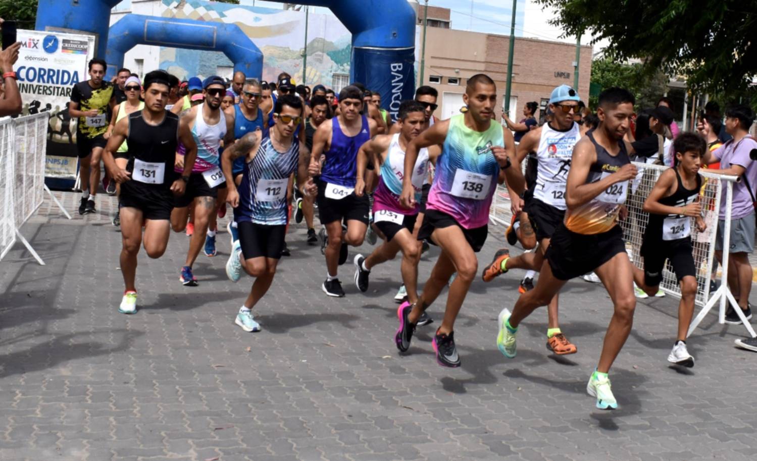 Corrida Universitaria en Trelew, con 8k y 4k