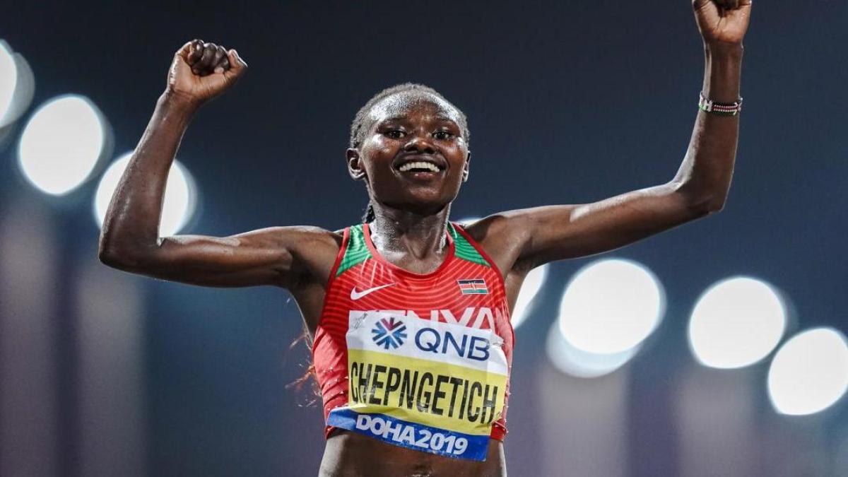 Chepngetich conserva el récord mundial de maratón a pesar del doping