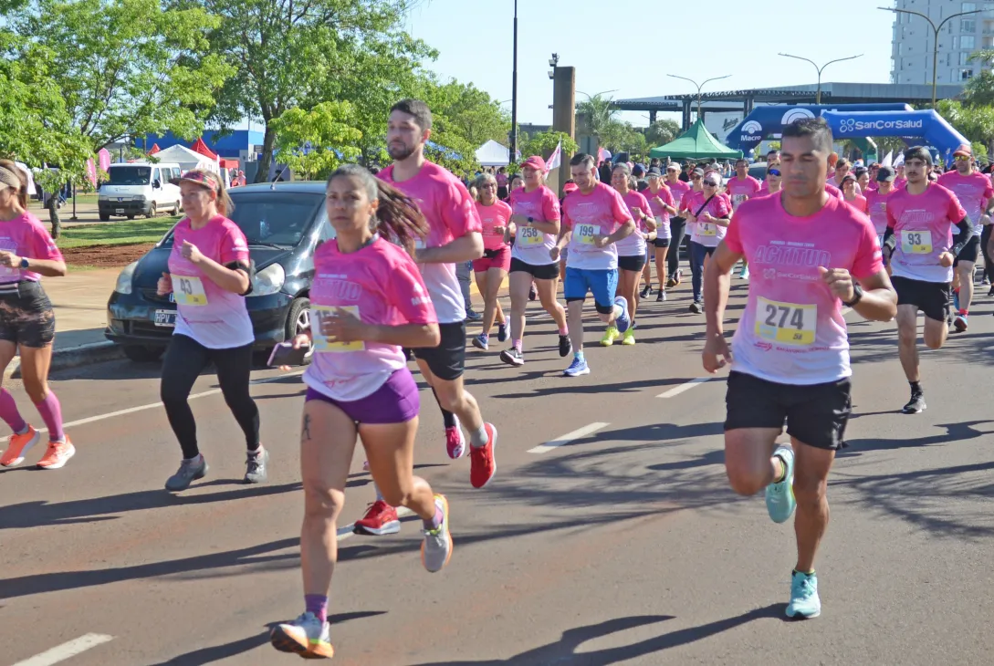 Posadas celebró una emotiva Maratón Rosa para concientizar sobre el cáncer de mama