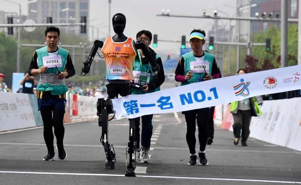 Medio Maratón de Robots: Beijing volverá a organizar una prueba para humanoides en abril de 2026