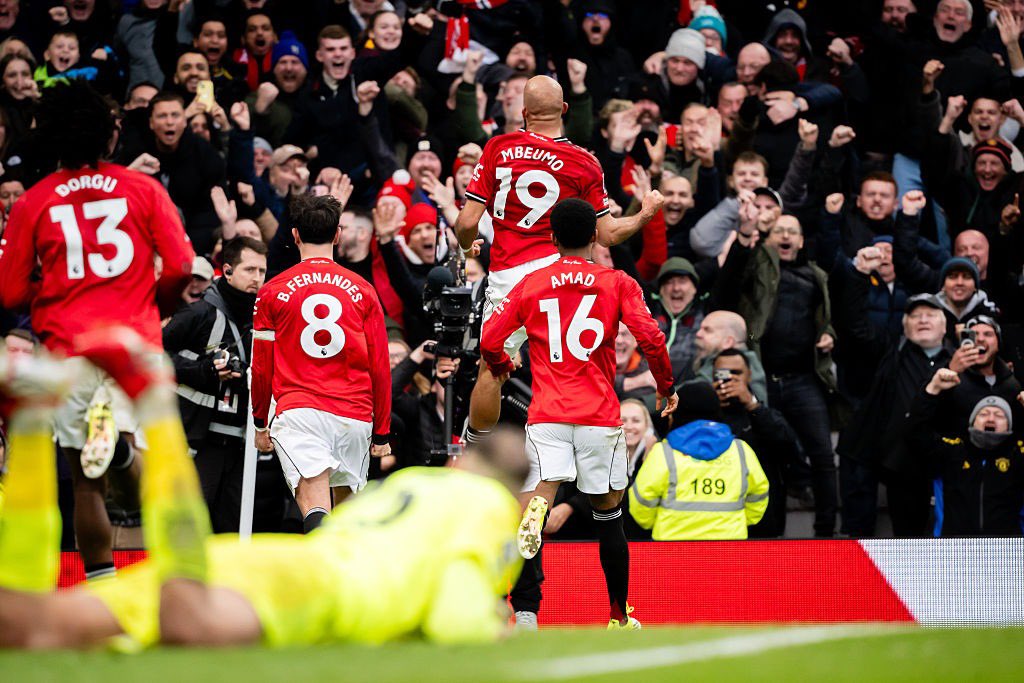 Manchester United fue más que Manchester City y le ganó el clásico con justicia
