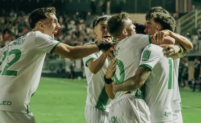 Banfield enfrentará a Newell’s en un duelo clave por los promedios: hora, TV y formaciones