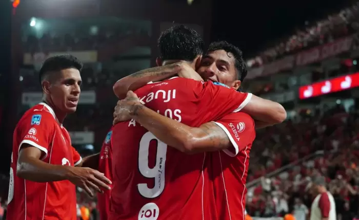 Lanús e Independiente se medirán en un duelo clave por la Zona A: hora, TV y formaciones