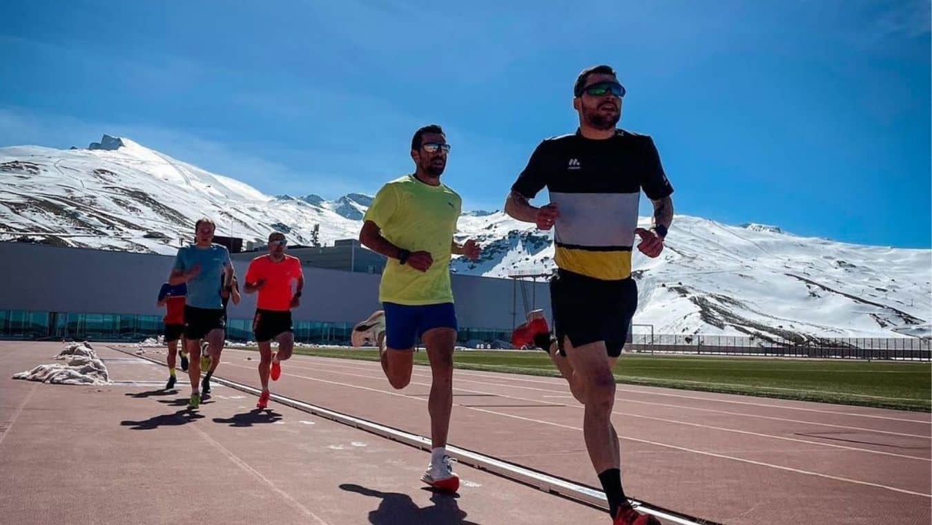 ¿Por qué los atletas de élite entrenan a más de 2800 metros?