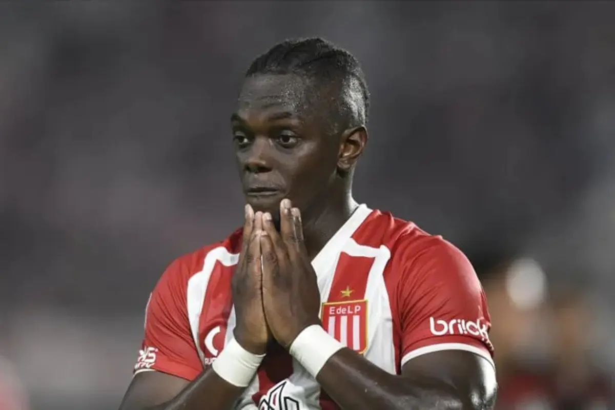 Se estancó el pase de Edwuin Cetré a Boca por revisión médica