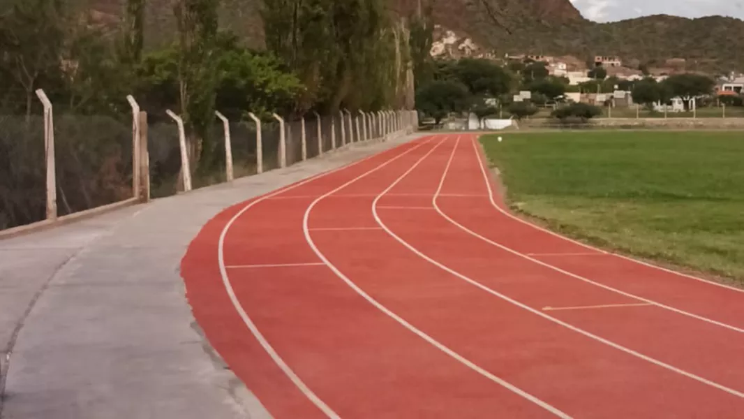 Pista de Atletismo de Cachí: Ya está reinaugurada