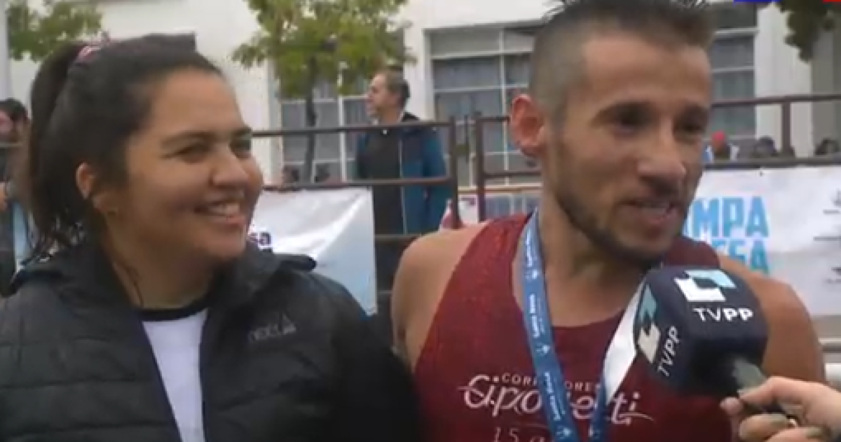 Propuesta de matrimonio en la meta de «A Pampa Traviesa»