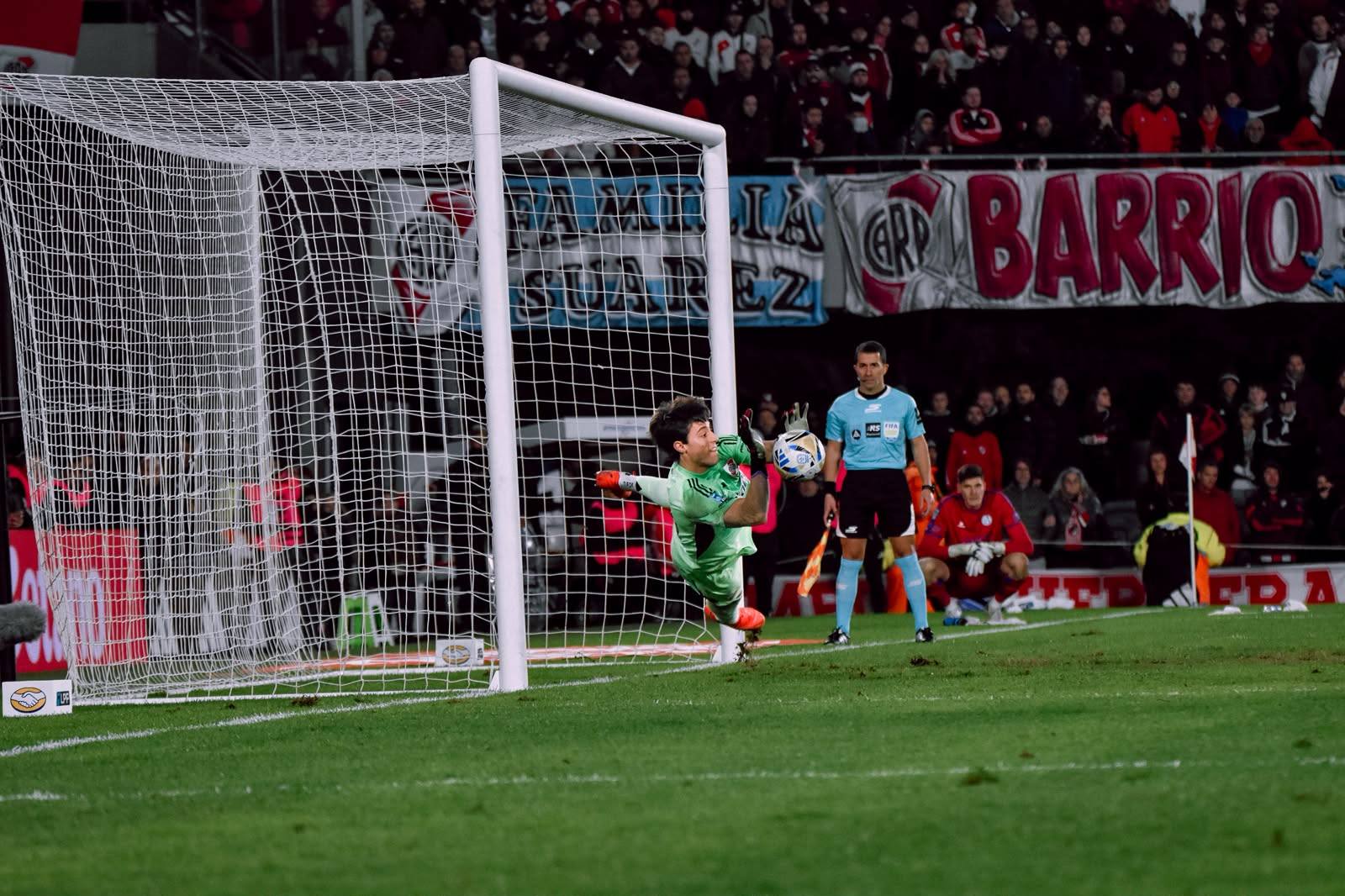 River lo sufrió hasta los penales para eliminar a San Lorenzo