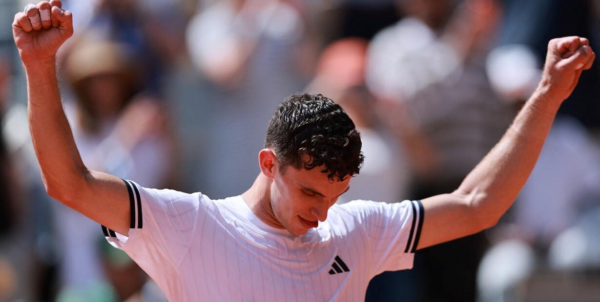 Juan Cerúndolo dio el batacazo y eliminó a Sinner en Roland Garros