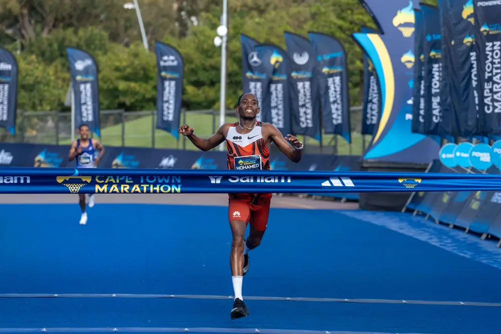 Maratón Ciudad del Cabo: Mohamed Esa logra el récord de circuito