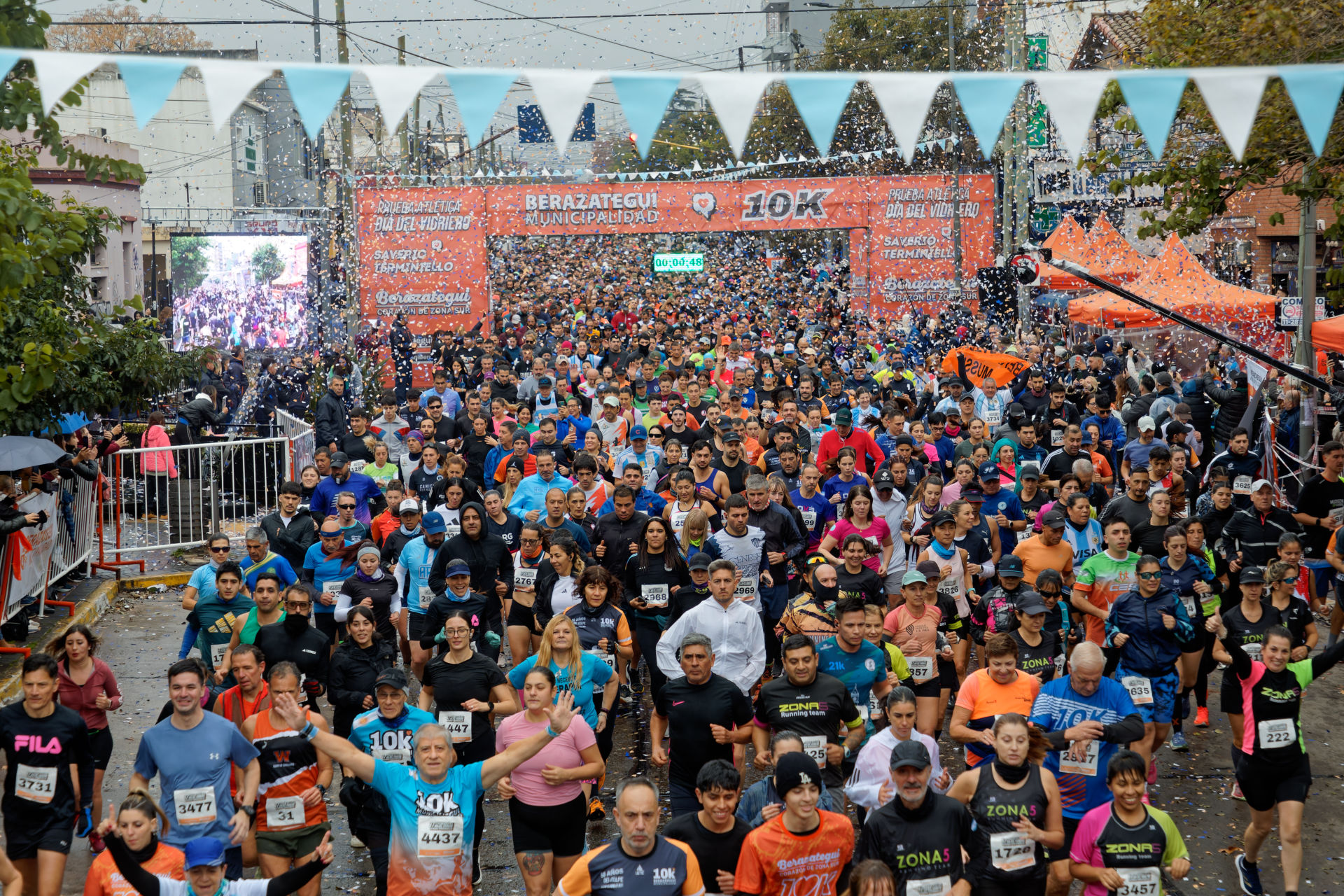 Prueba Atlética 10K Día del Vidriero: Triunfos de Di Leva y Gómez