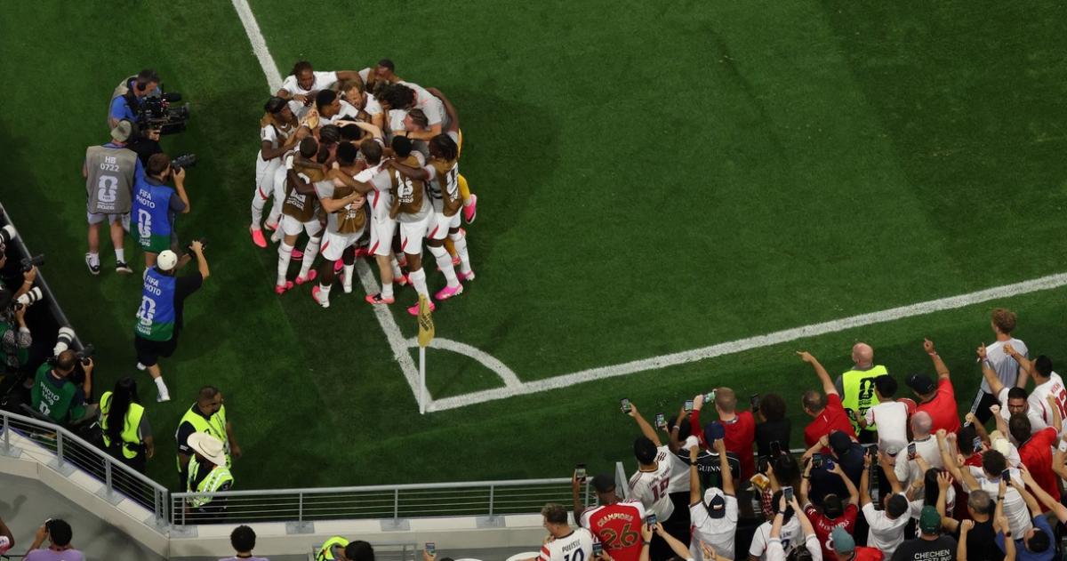 Inglaterra ratificó con goles y contundencia su chapa de serio aspirante al título en el Mundial 2026. En el debut correspondiente al Grupo L, el equipo dirigido por el alemán Thomas Tuchel se impuso por 4 a 2 ante una batalladora Croacia, en un encuentro frenético disputado en el imponente AT&T Stadium de Dallas.