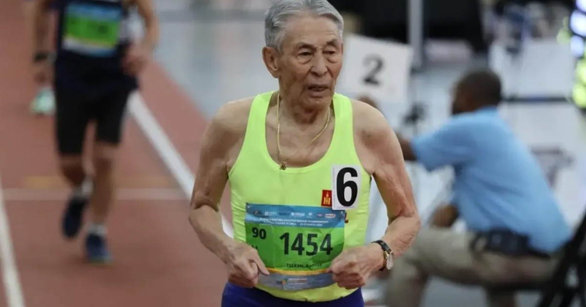 Un atleta mongol de 92 años se coronó campeón mundial en la carrera de 100 metros del Mundial Máster