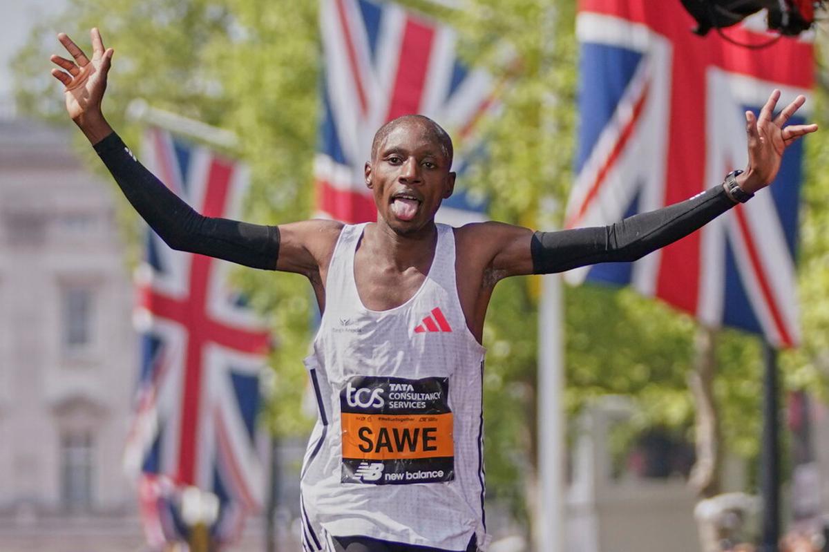 Sabastian Sawe no correrá la maratón de Berlín por lesión