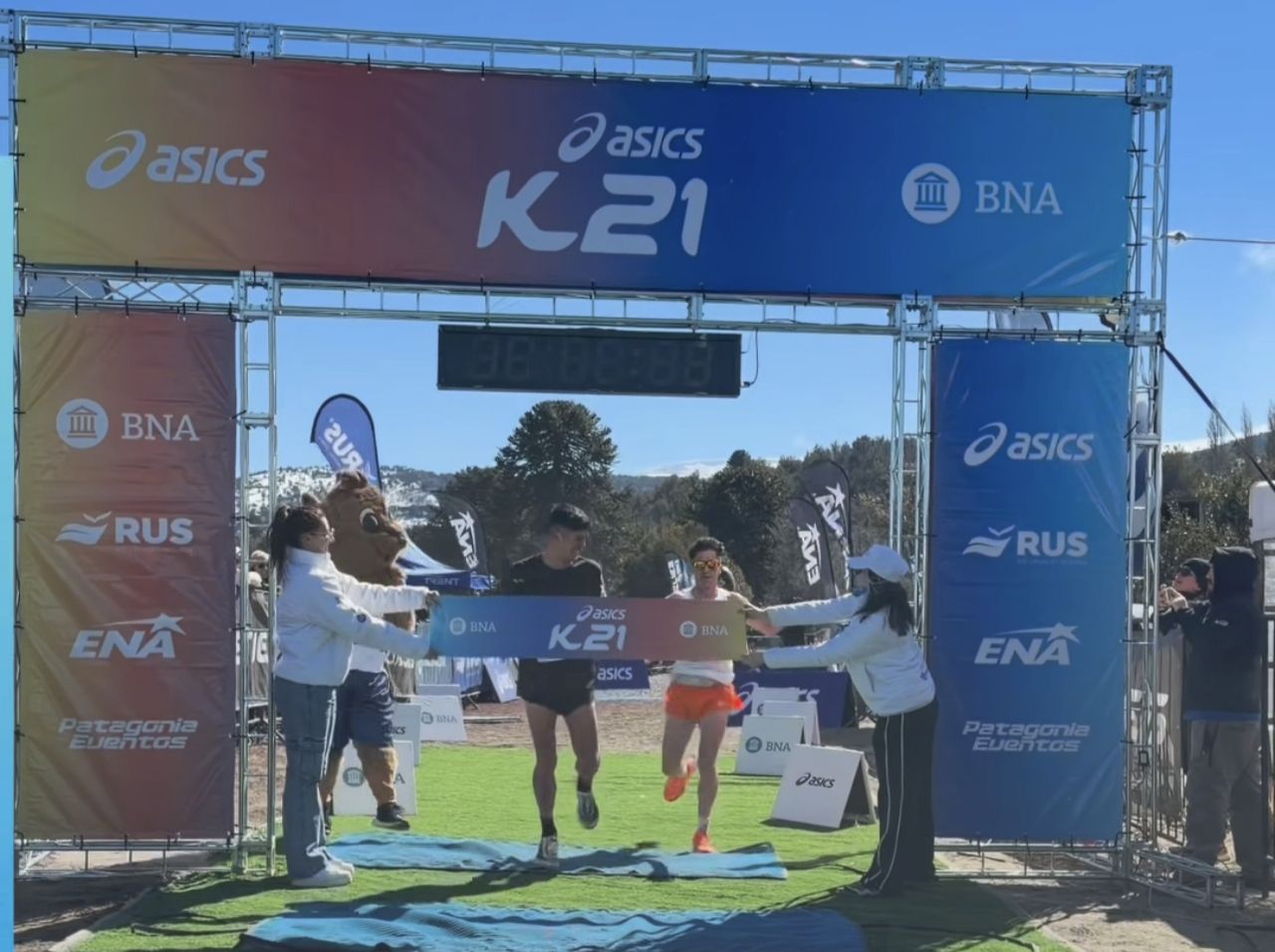 K21 Villa Pehuenia: El atleta olímpico que tuvo un gesto de nobleza y permitió el triunfo del ascendente Muñoz